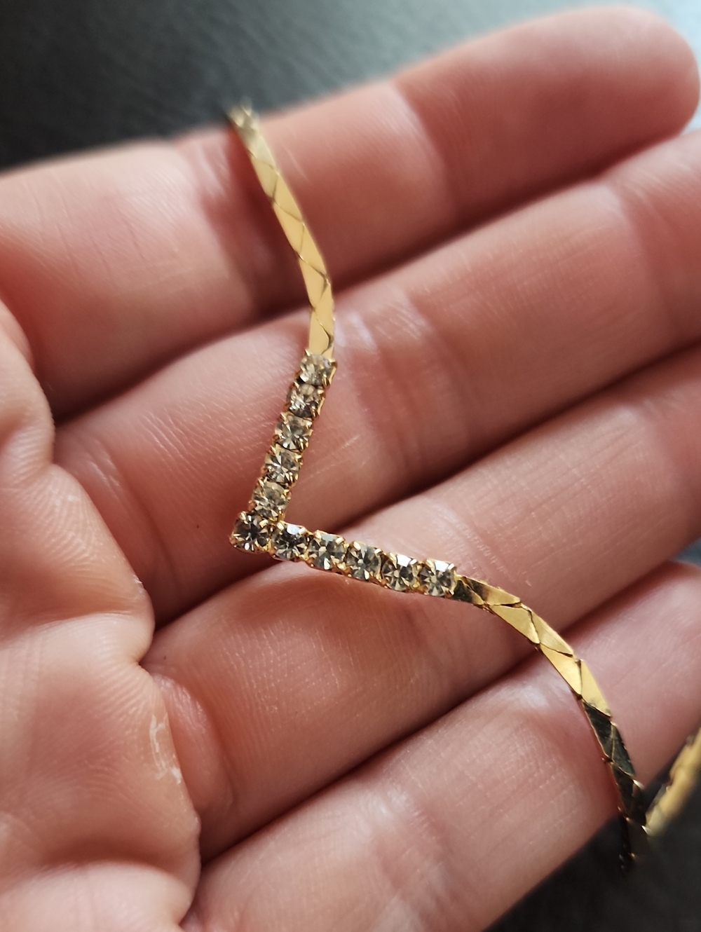 VTG Elegant Gold-Tone Women's V Necklace with Pavé Accent - Picture 4 of 10